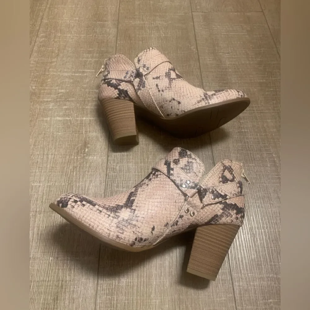 Fergalicious by fergie snake skin print booties brand new